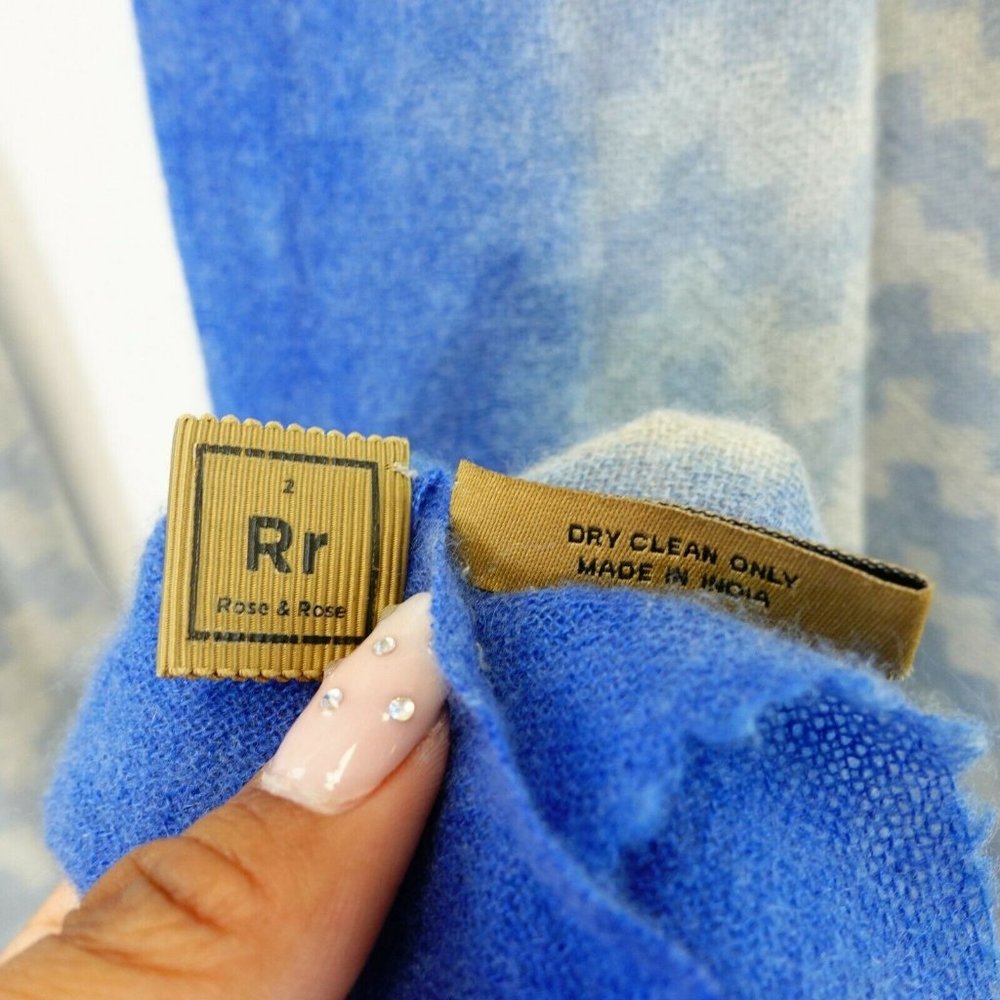 ROSE & ROSE Women's‎ Cream Blue Scarf OS Geometry Pattern Tie Wrap Shawl Warm